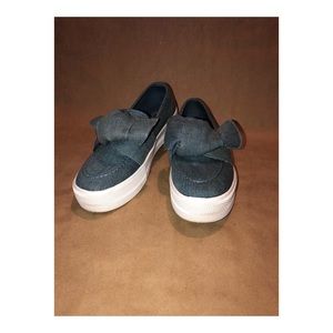 Slip on platform shoes